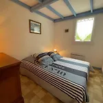 Cosy Avec Terrasse Intime, A 500m De La De Nauzan - Fr-1-550-37