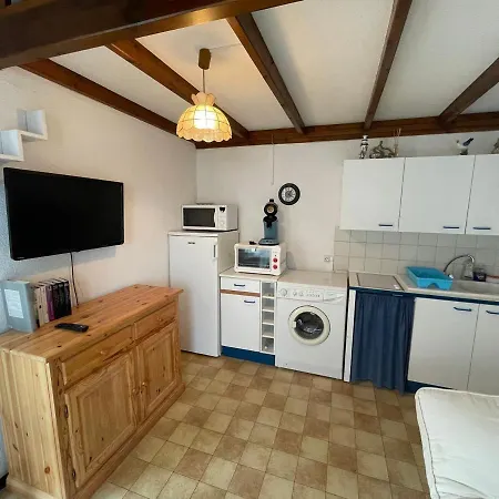 Apartman Cosy Avec Terrasse Intime, A 500m De La De Nauzan - Fr-1-550-37 *
