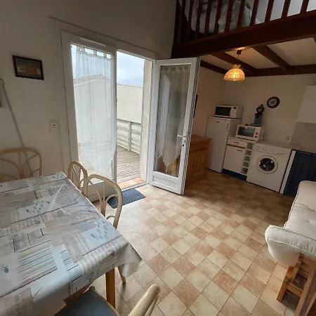 Cosy Avec Terrasse Intime, à 500m De La De Nauzan - Fr-1-550-37 Vaux-sur-Mer