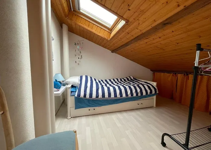 Apartment Cosy Avec Terrasse Intime, A 500m De La De Nauzan - Fr-1-550-37 *